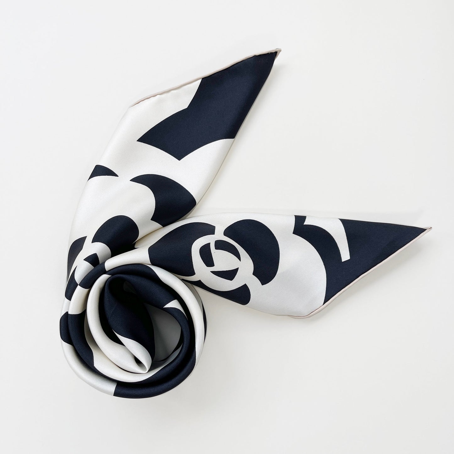 Black and White Camellia Love Silk Scarf, 90cm Hand-Rolled Women's Head Scarf