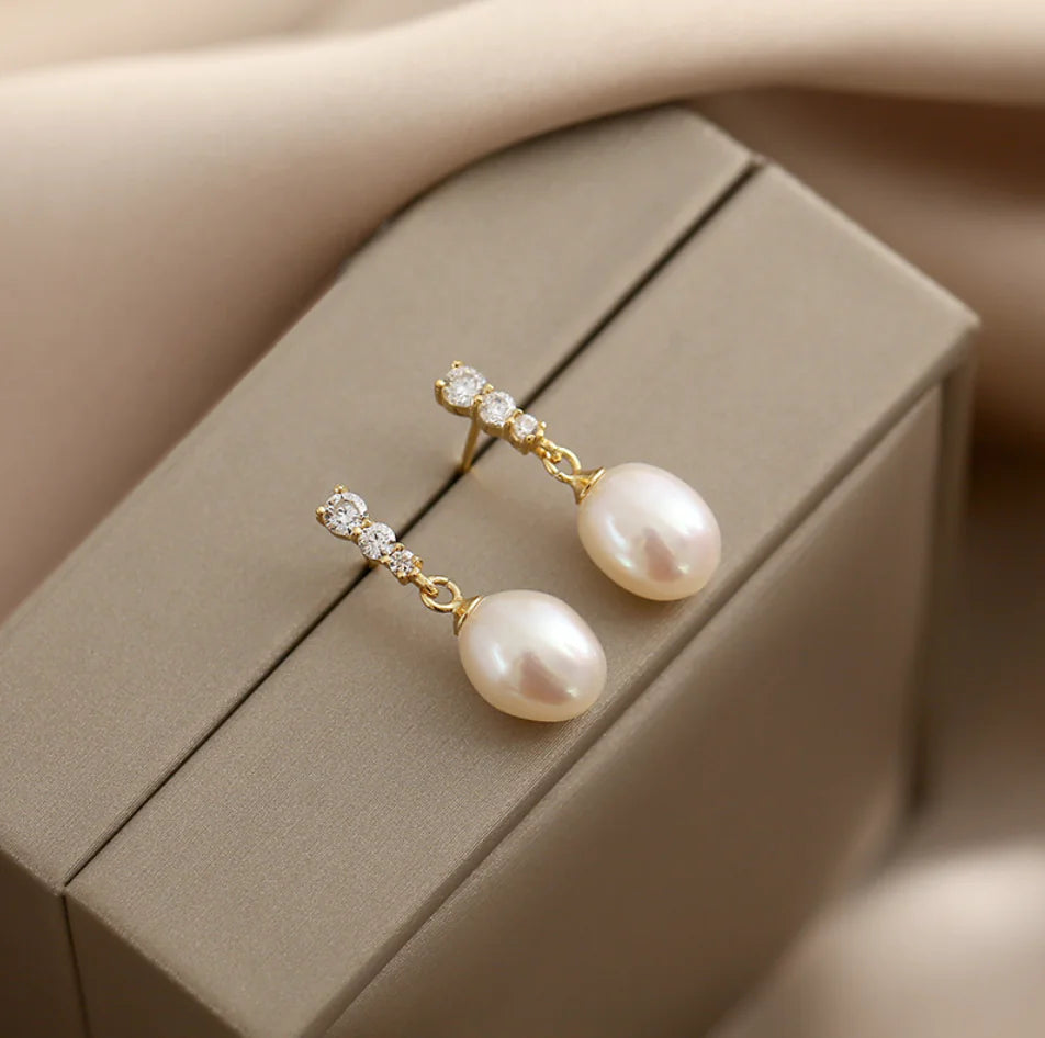 French-Style Pearl Droplet Fashion Earrings