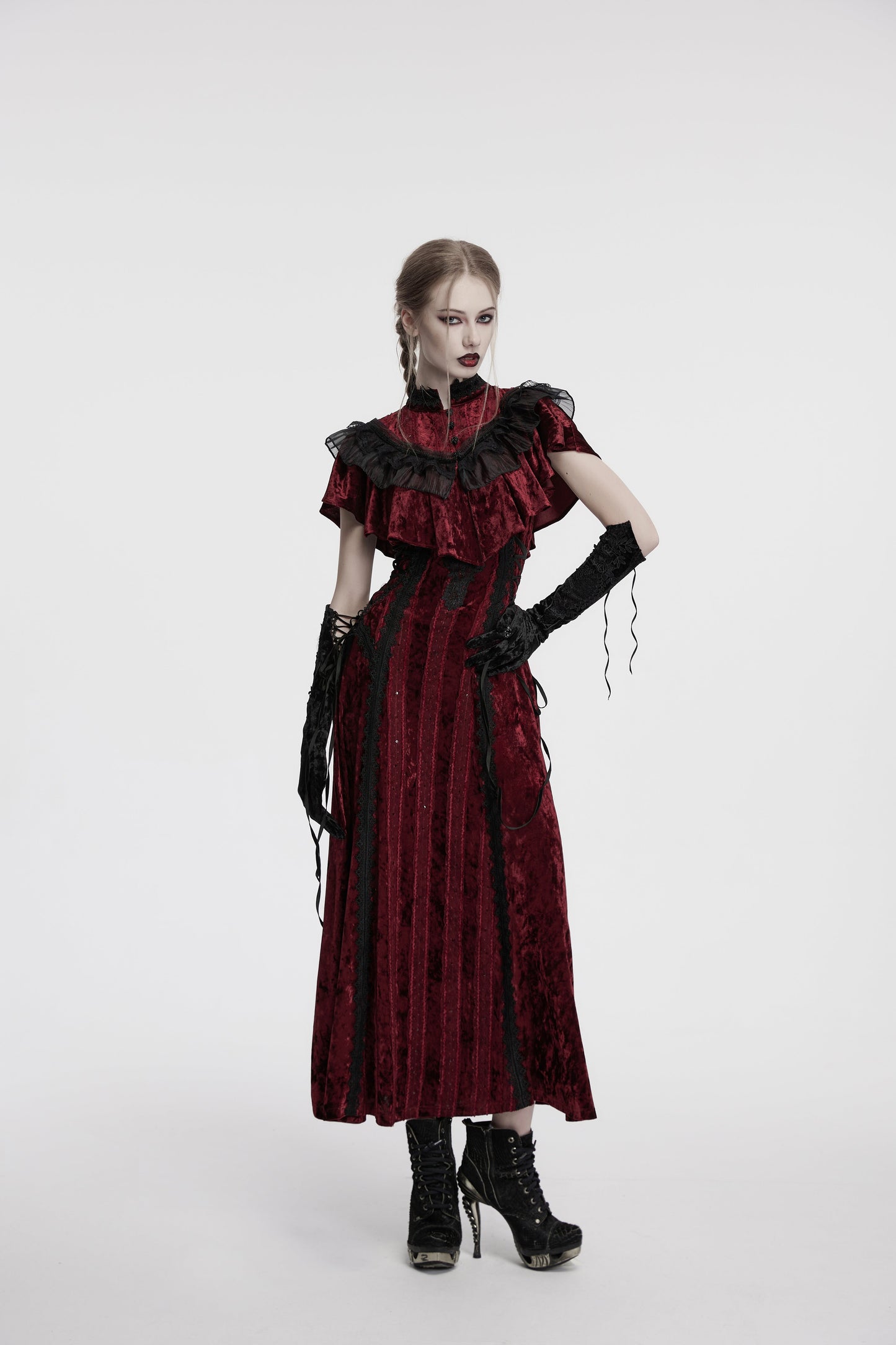 Punk Rave Selene Embroidered Velvet Gloves in Black