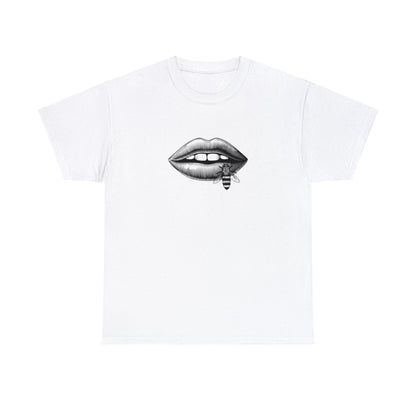 Lip Bee Sting, Sexy Fashion Cotton T-Shirt