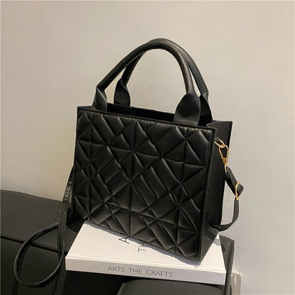 Vireous Diamond Lattice Shoulder Bag