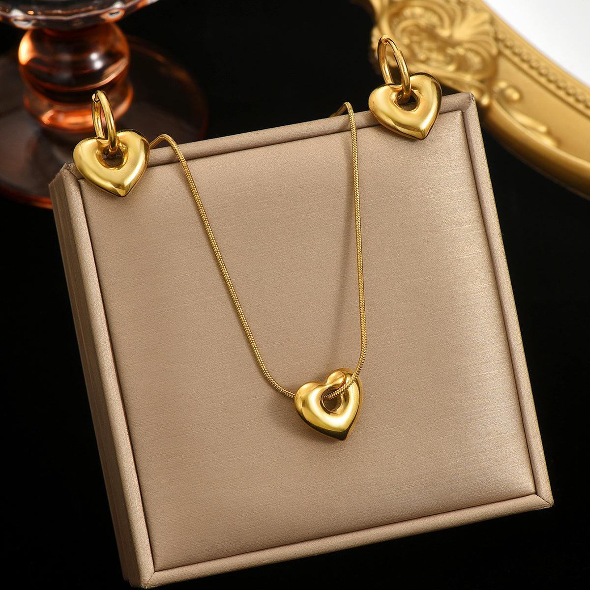 Gold-Plated Hollow Heart Jewellery Set, Mirror Polish Hypoallergenic with Adjustable Chain