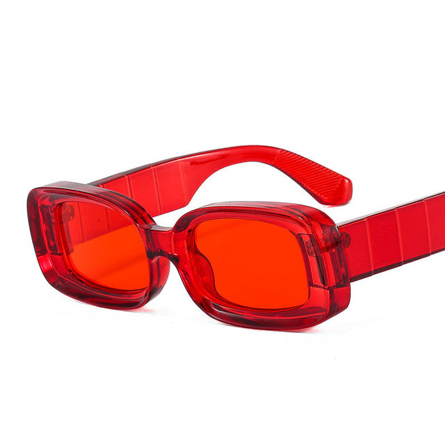 Lunettes de soleil colorées peintes en 3D