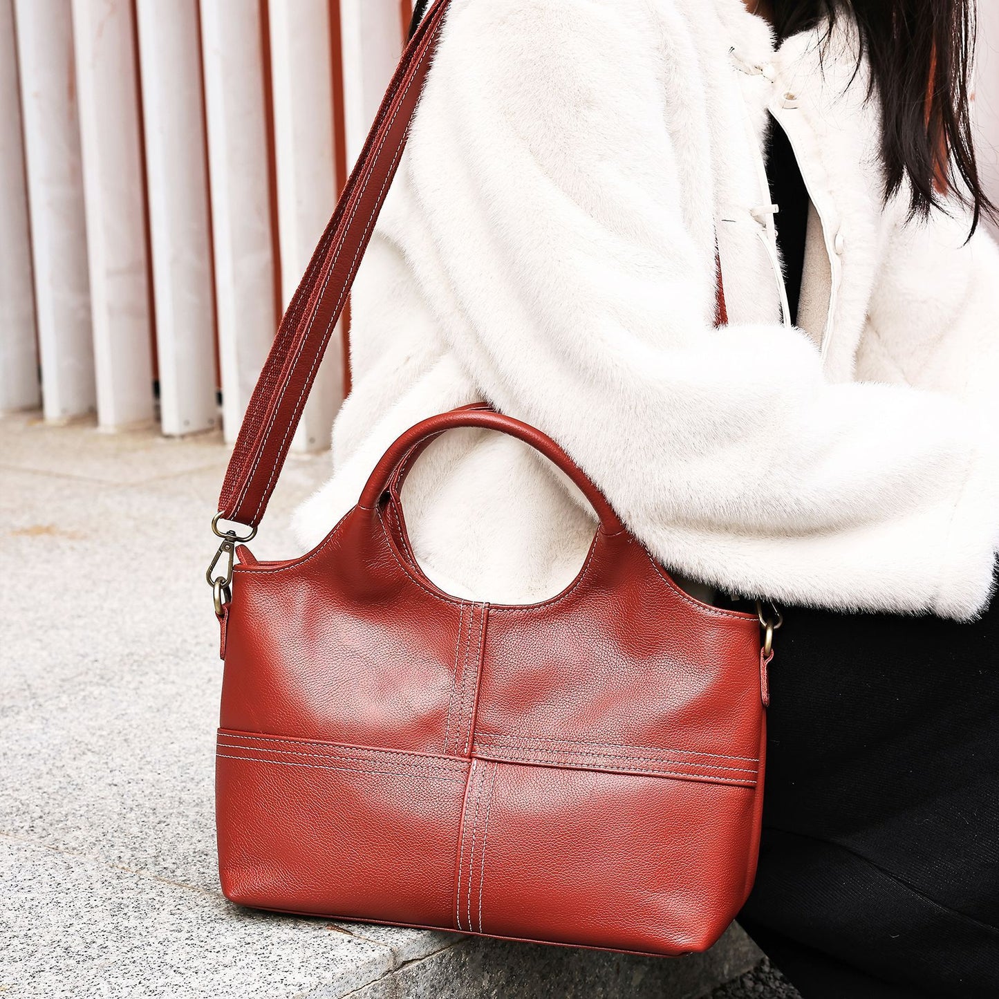 Vireous First Layer Cowhide Handbag, Real Leather Medium-Capacity Crossbody Bag