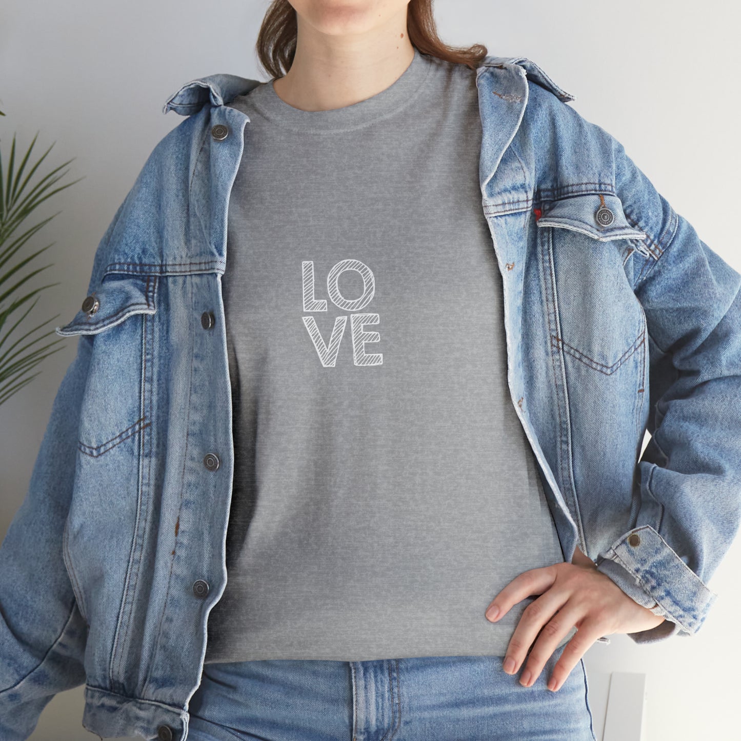 LO VE Love Design T-Shirt