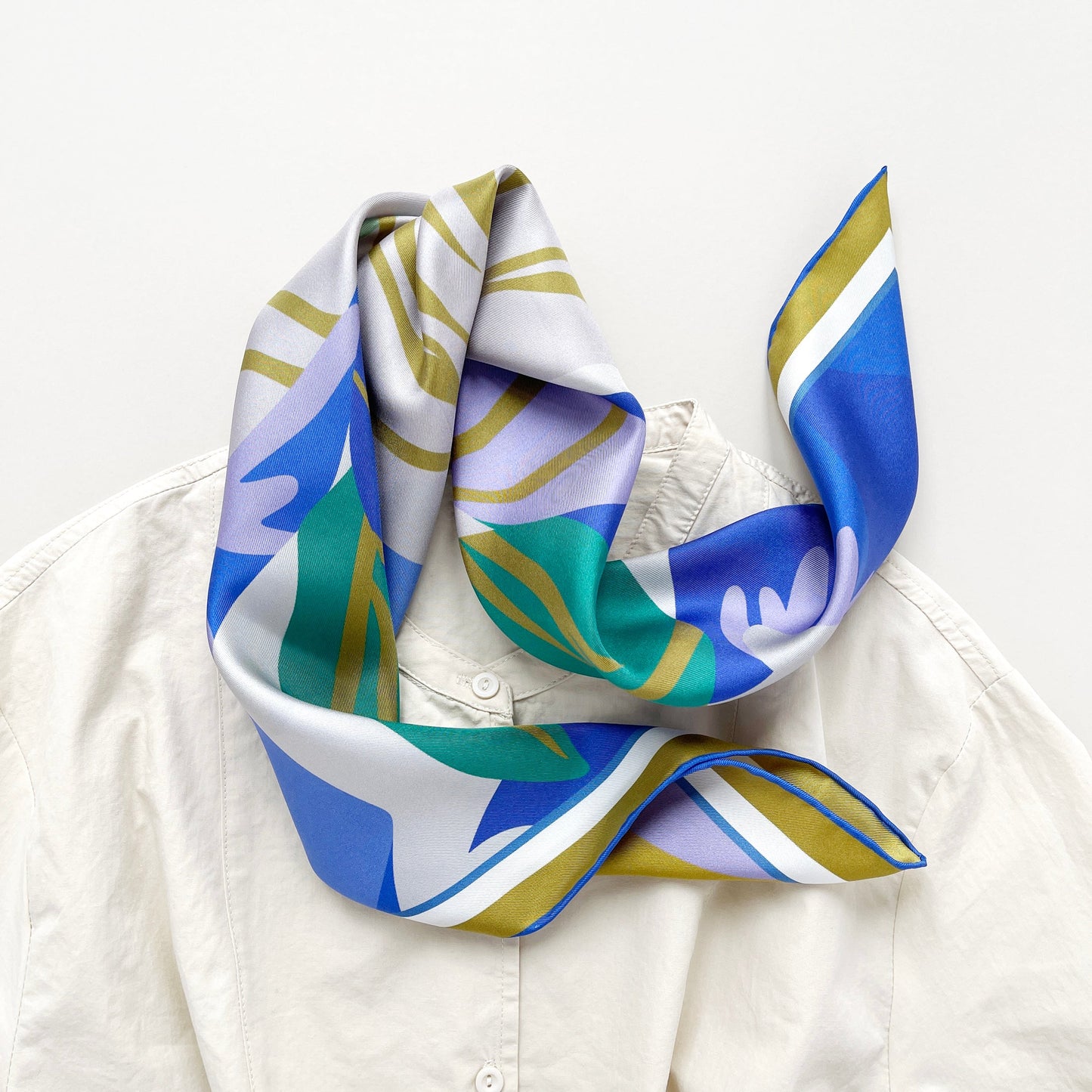 Blue Abstract Lotus Silk Square Scarf, 65cm Double-Sided Print Unisex Bandana Scarf with Hand-rolled Edges