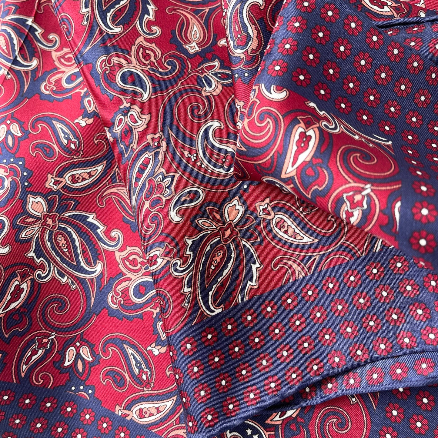 Classic Paisley Silk Scarf, 53cm Hand-Rolled Men's Neckerchief