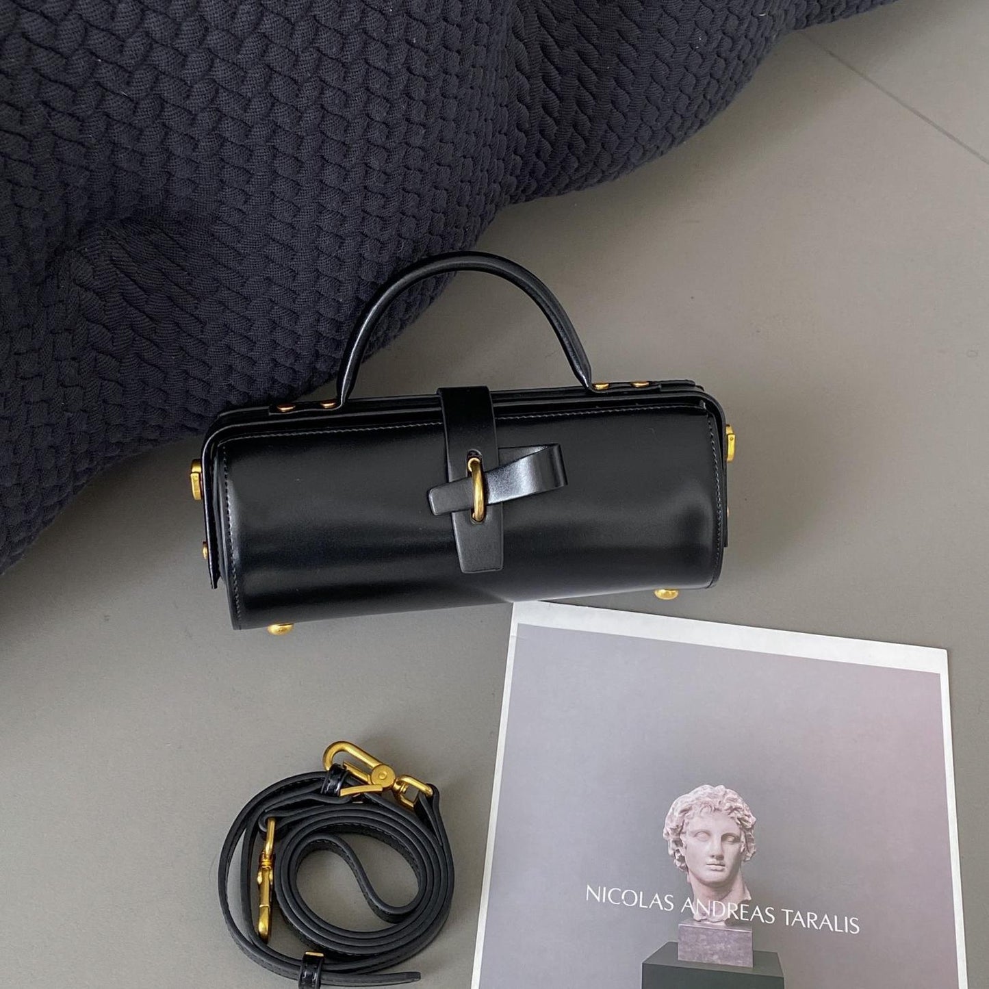 Vireous First Layer Cowhide Underarm Single-Shoulder Cylinder Messenger Bag