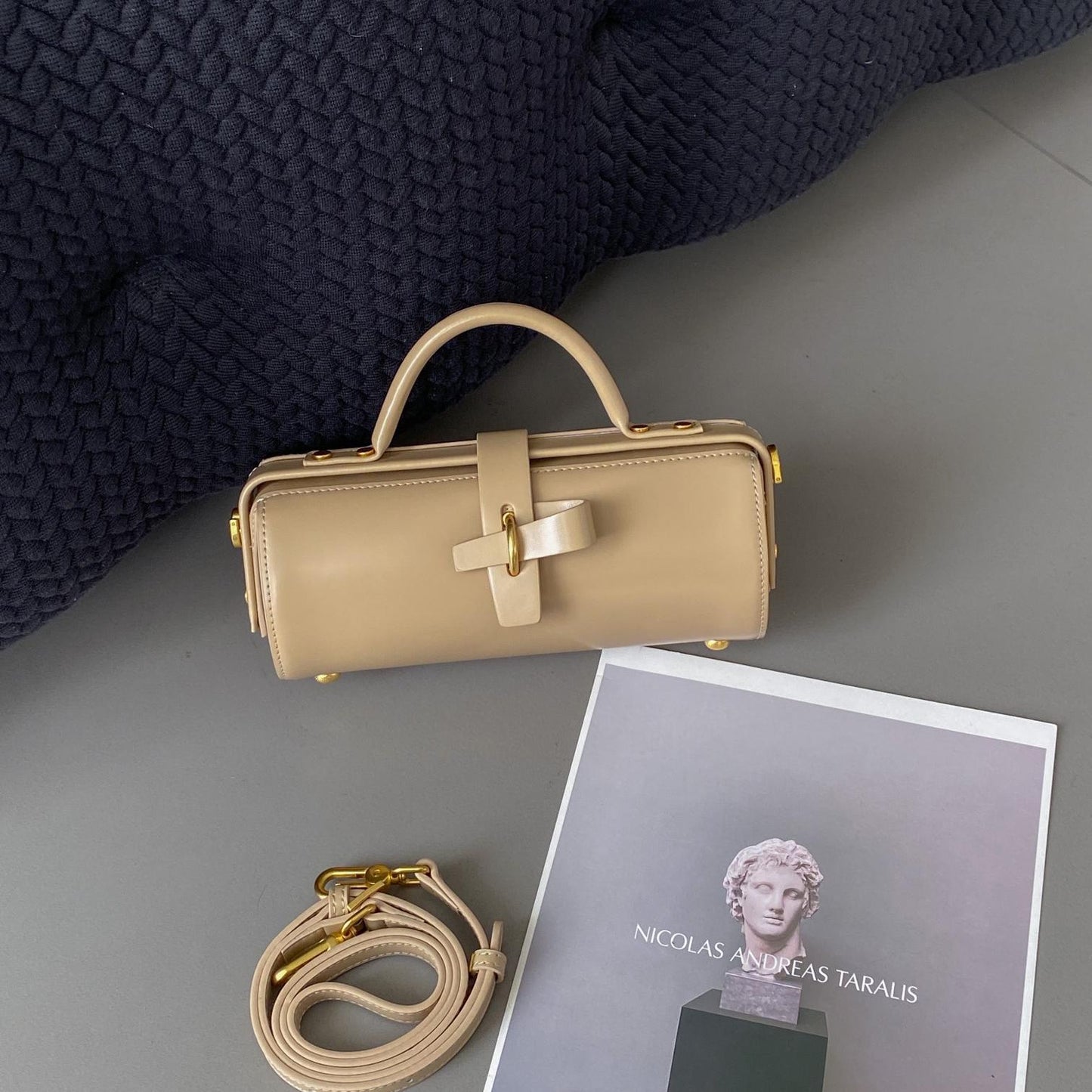 Vireous First Layer Cowhide Underarm Single-Shoulder Cylinder Messenger Bag