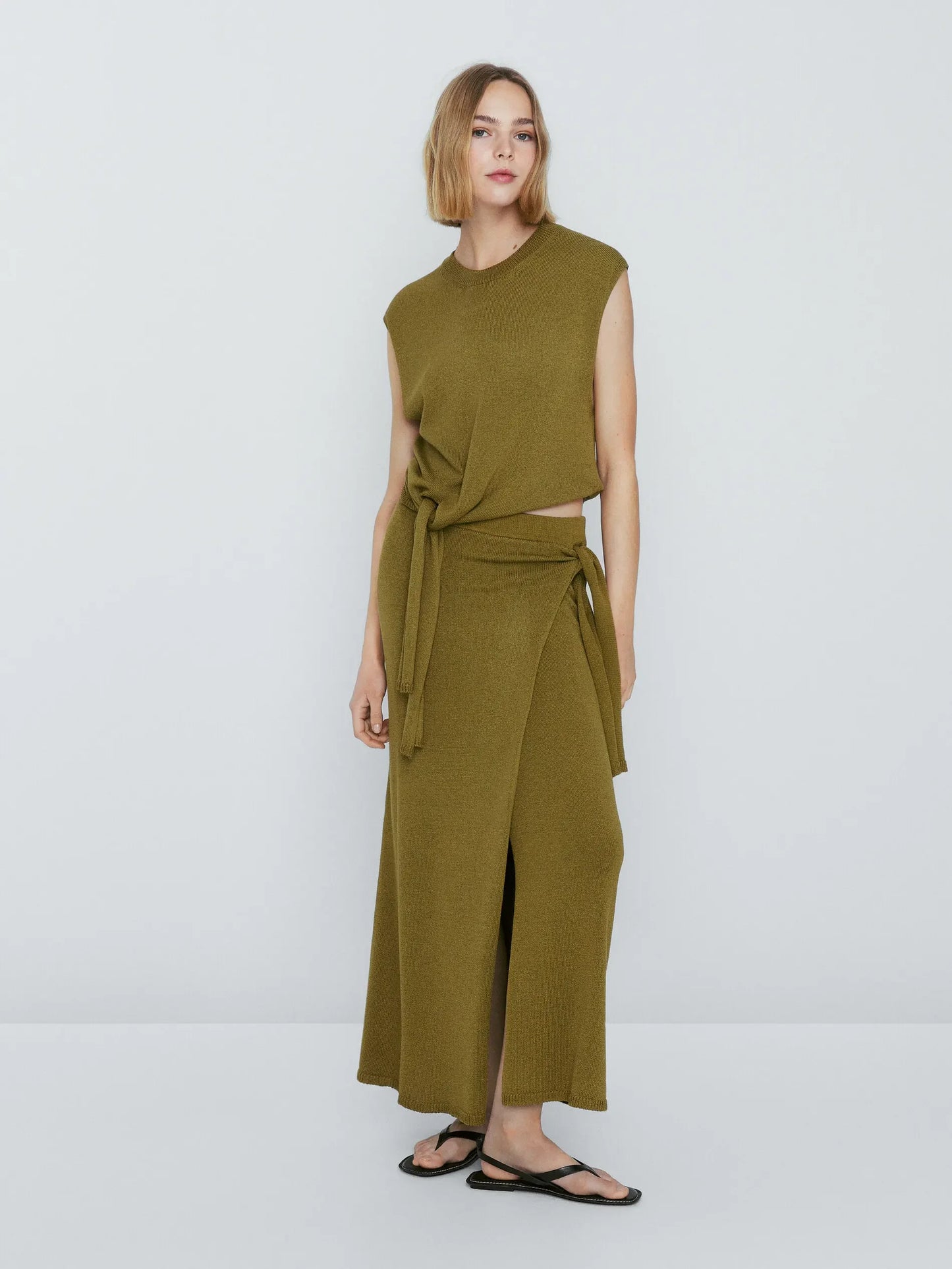 Vireous Women's Fashion Knitted Side-Knot Army Green Split-Front Long Skirt