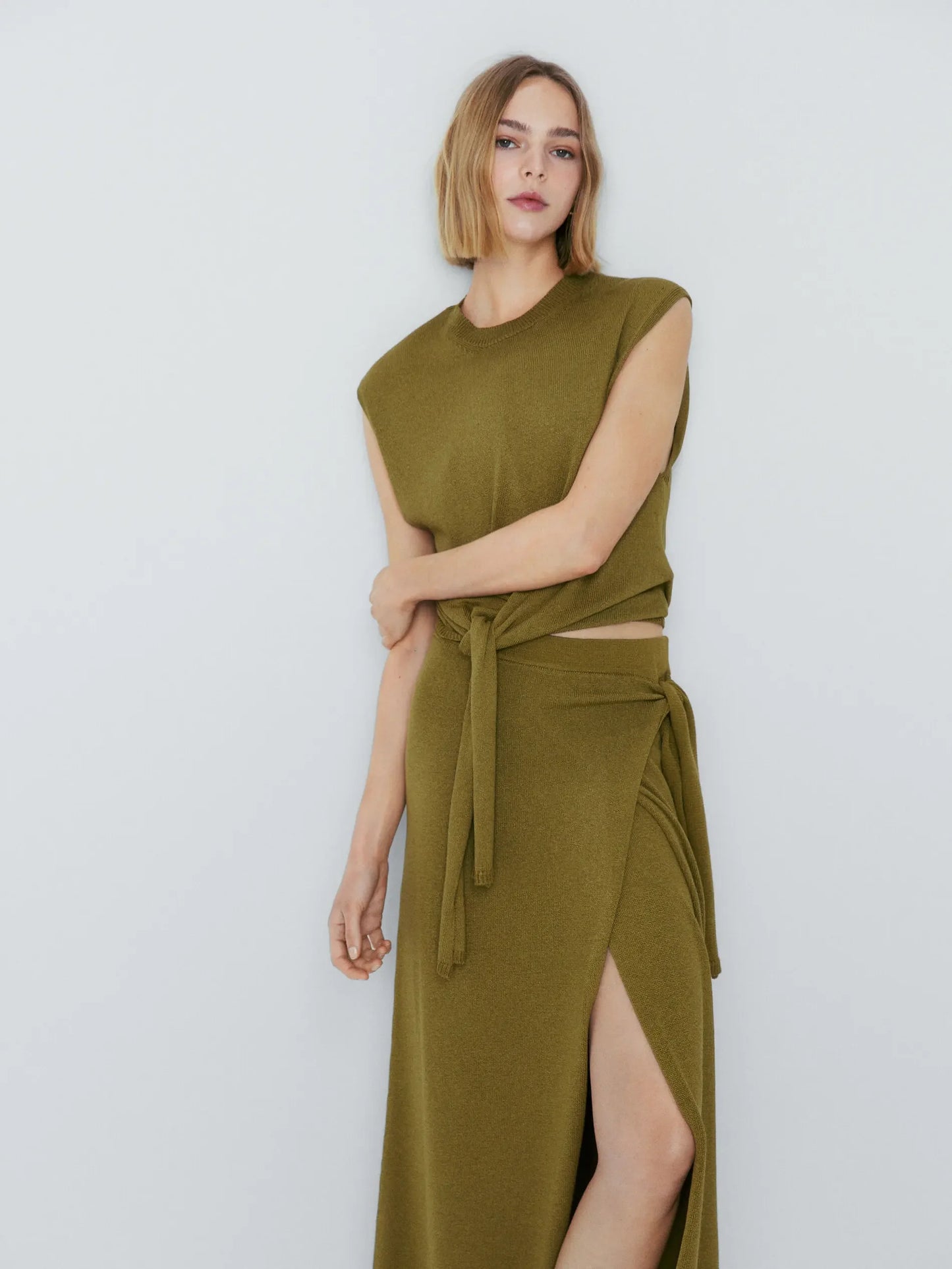 Vireous Women's Fashion Knitted Side-Knot Army Green Split-Front Long Skirt