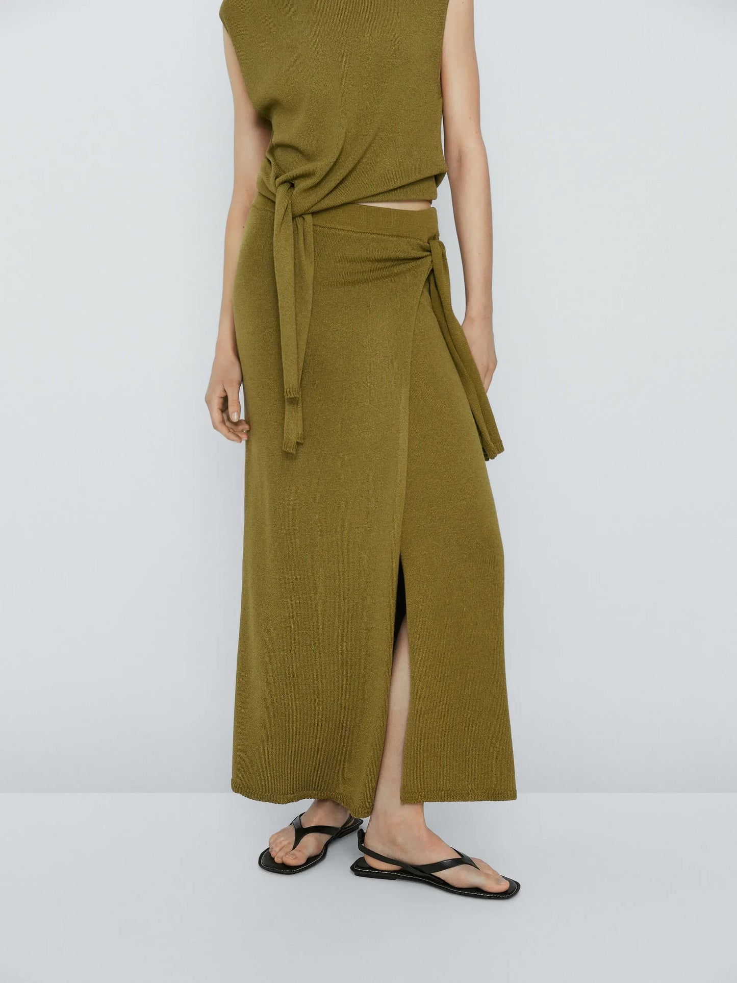 Vireous Women's Fashion Knitted Side-Knot Army Green Split-Front Long Skirt