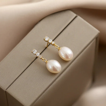 French-Style Pearl Droplet Fashion Earrings