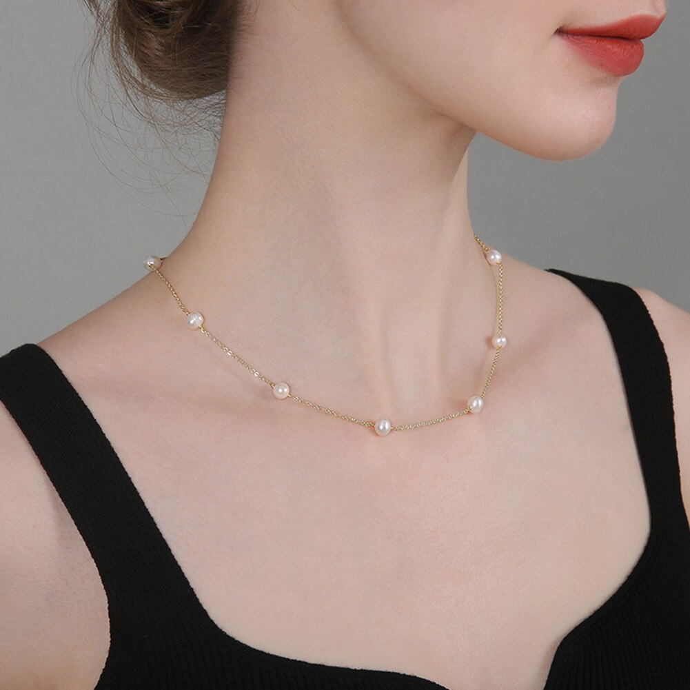 Gold Pendant Pearl Choker Necklace