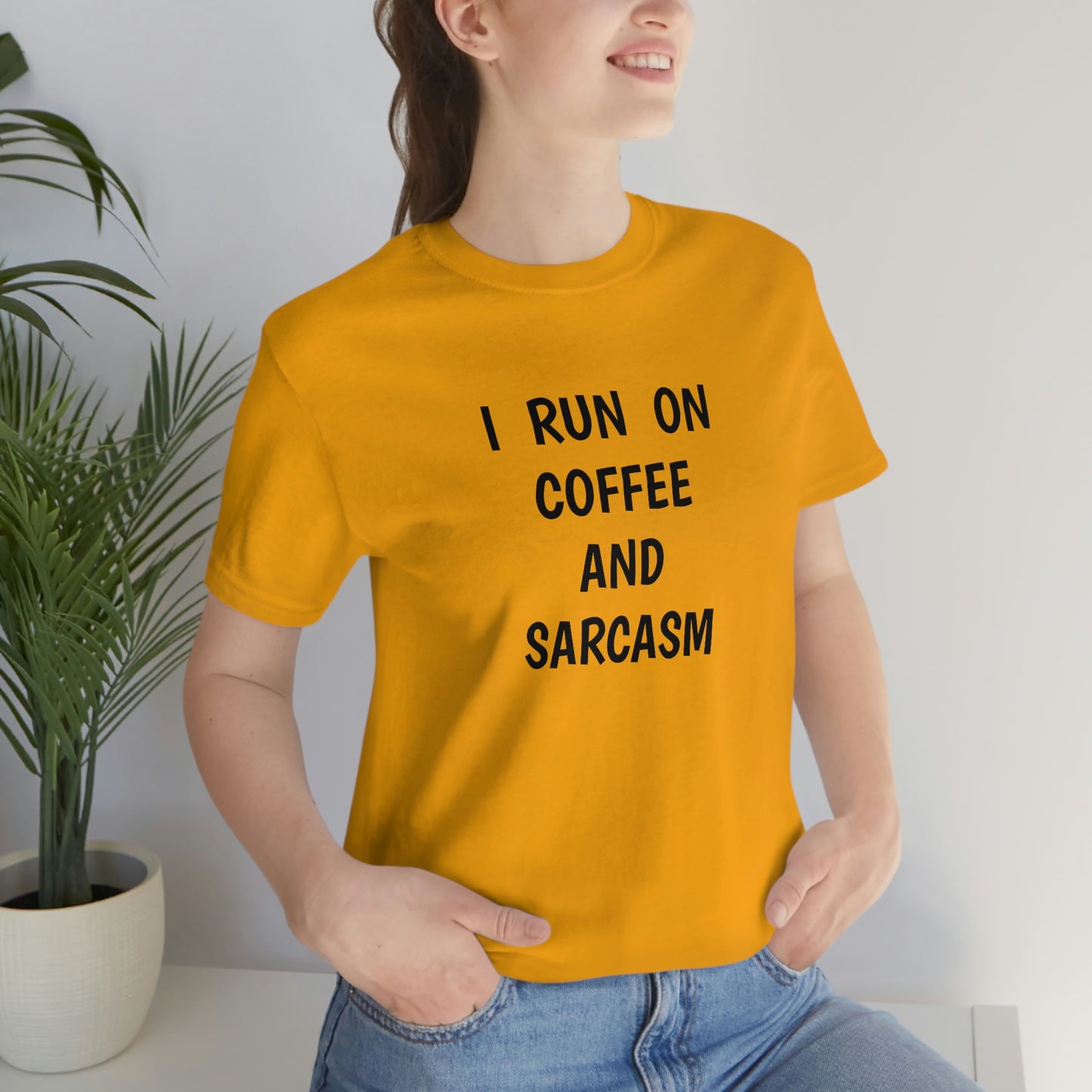 Je cours sur le café et le sarcasme Jersey T-shirt à manches courtes drôle